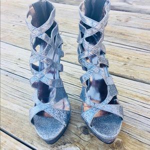 FINAL PRICE❗️🚫🙅🏽‍♀️Silver Caged Heels